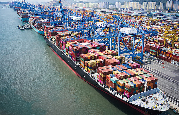 "내년도 컨테이너 운임 하방 압력 강화"