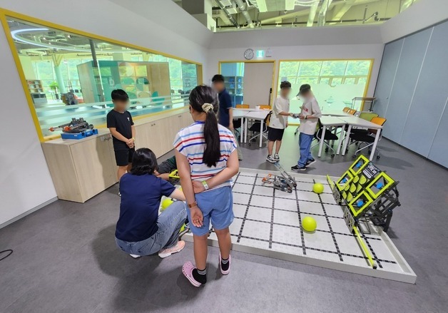 경남교육청 미래교육원, 겨울방학 AI·로봇 체험 프로그램 운영