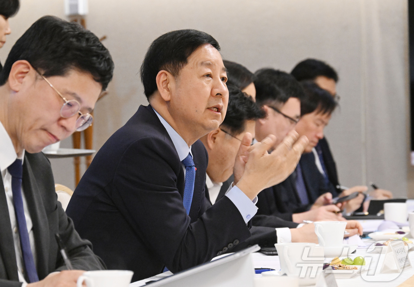 (서울=뉴스1) = 구윤철 부총리 겸 기획재정부 장관이 30일 오후 서울 종로구 정부서울청사에서 열린 경제인문사회연구회 간담회에서 모두발언을 하고 있다. (기획재정부 제공. 재판매 …