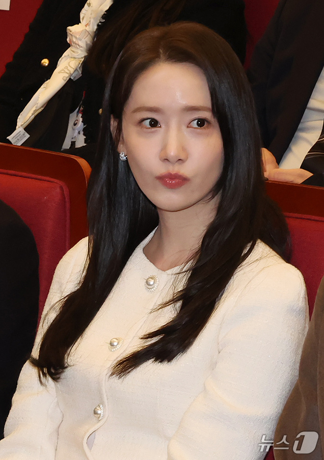 (서울=뉴스1) 장수영 기자 = 30일 오후 서울 여의도 국회도서관 대강당에서 열린 '2025 제10회 국가브랜드 컨퍼런스'에 가수겸 배우 임윤아가 참석해 있다. 2025.12.3 …