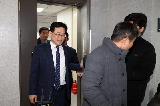 與 3선모임 "차기 원내대표 추대할 이유없어…알아서 출마"