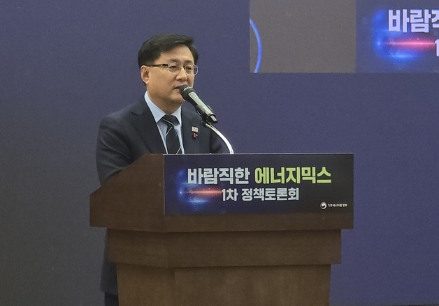 김성환 "탈원전 논쟁에 5년 흘려 보내…재생e·원전 잘 결합해야"