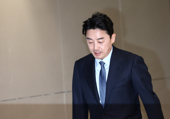 폴란드 1박3일 일정 마치고 귀국한 강훈식 비서실장