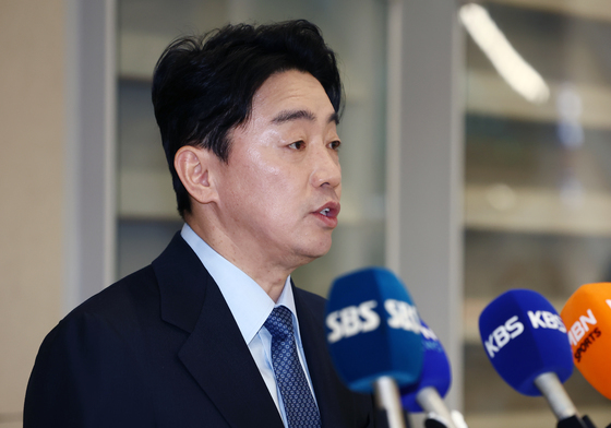 폴란드 방산 계약 성과 브리핑 하는 강훈식 비서실장