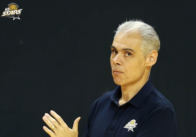 프로배구 KB손보 카르발류 감독 자진 사퇴…하현용 대행 체제