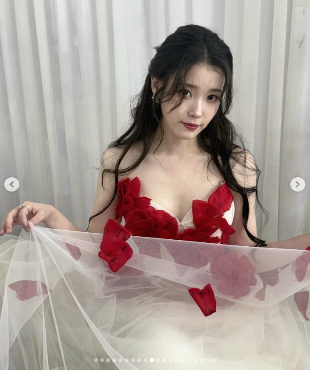 본문 이미지 - 아이유 인스타그램 캡처