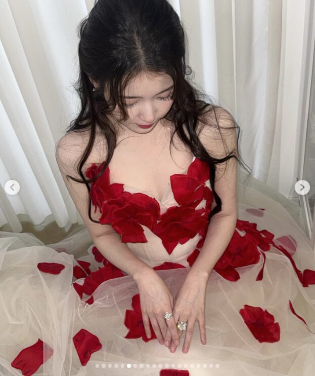 본문 이미지 - 아이유 인스타그램 캡처