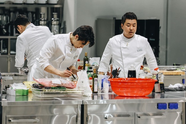 '흑백요리사2' 팀전 결과 공개… '전원 생존' 팀은