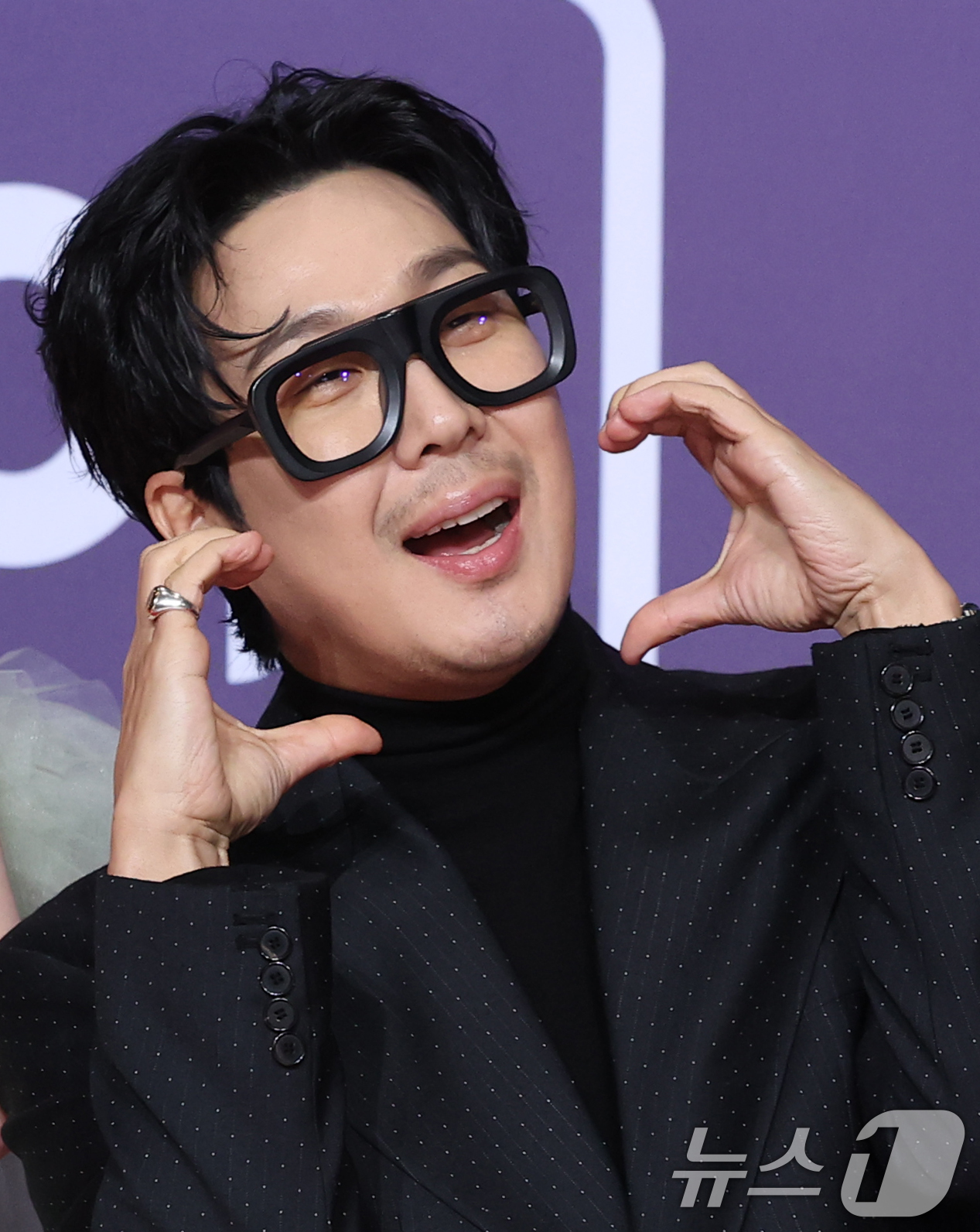 (서울=뉴스1) 권현진 기자 = '런닝맨' 하하가 30일 서울 마포구 상암 SBS 프리즘 타워에서 열린 ‘2025 SBS 연예대상’ 레드카펫 행사에 참석해 포즈를 취하고 있다 20 …