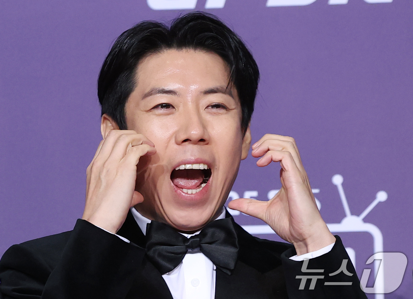 (서울=뉴스1) 권현진 기자 = '런닝맨' 양세찬이 30일 서울 마포구 상암 SBS 프리즘 타워에서 열린 ‘2025 SBS 연예대상’ 레드카펫 행사에 참석해 포즈를 취하고 있다 2 …