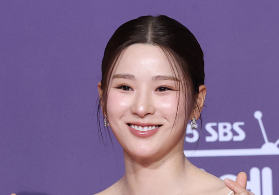 박하얀, 하얀 드레스 입고 SBS 연예대상 참석