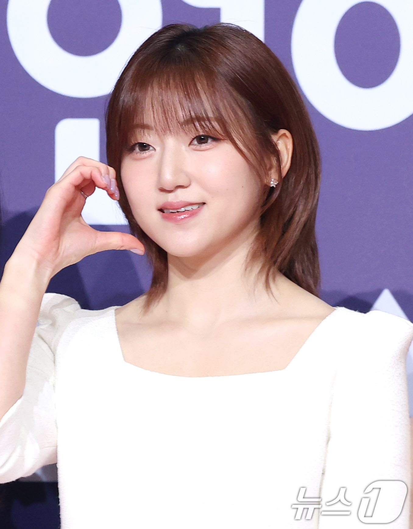 (서울=뉴스1) 권현진 기자 = ‘골 때리는 그녀들’ 경서가 30일 서울 마포구 상암 SBS 프리즘 타워에서 열린 ‘2025 SBS 연예대상’ 레드카펫 행사에 참석해 포즈를 취하고 …