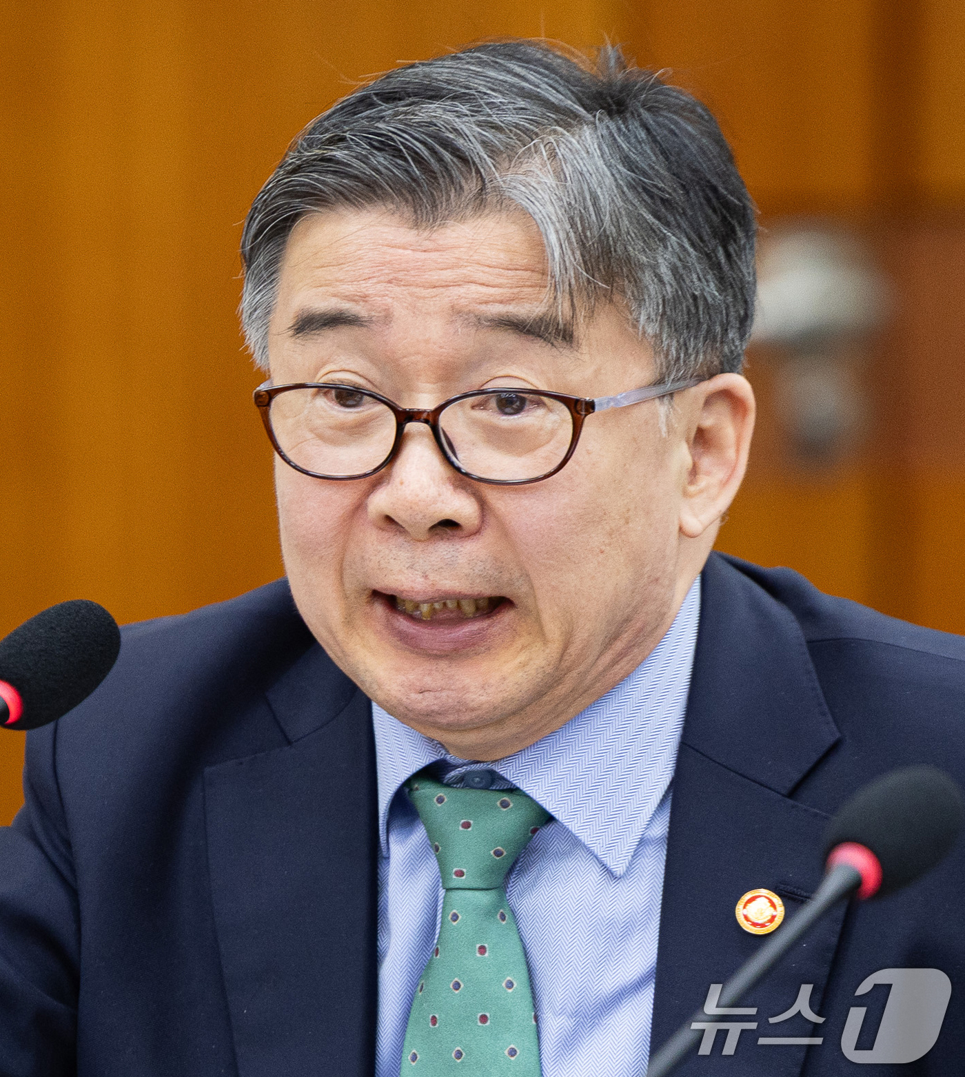 (서울=뉴스1) = 이재명 대통령이 임기를 1년여 앞두고 사의를 표명한 유철환 국민권익위원장의 면직안을 30일 재가했다. 유 전 위원장은 3년 임기를 1년 여 앞두고 이날 이 대통 …