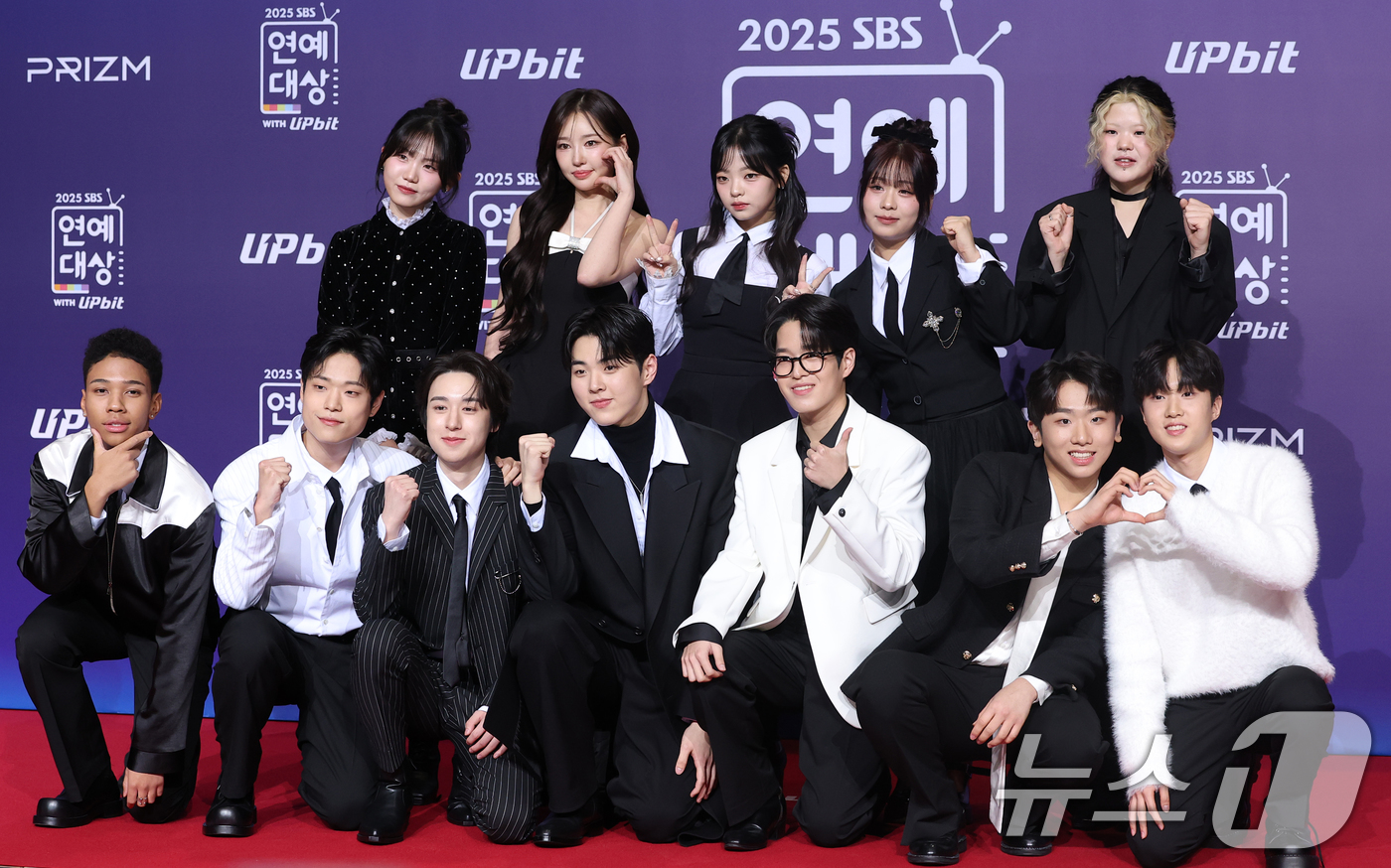 (서울=뉴스1) 권현진 기자 = '우리들의 발라드' (TOP12)이 30일 서울 마포구 상암 SBS 프리즘 타워에서 열린 ‘2025 SBS 연예대상’ 레드카펫 행사에 참석해 포즈를 …