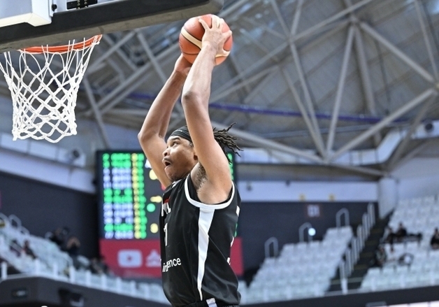 '힉스 39득점' KT, 삼성에 25점 차 대승…삼성 5연패 늪