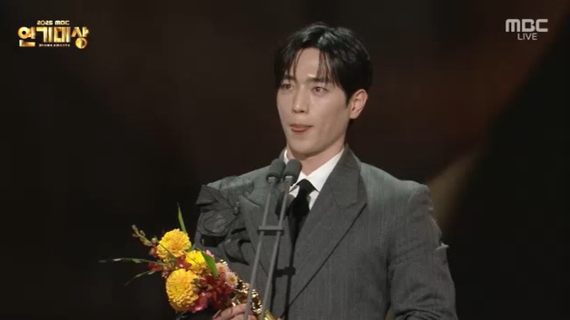 서강준, MBC 연기대상…올해의 드라마 '언더커버 하이스쿨'(종합)