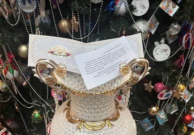 러 외무부 대변인, 김여정과 새해 선물 교환…"꽃병 받고 초상화 전달"