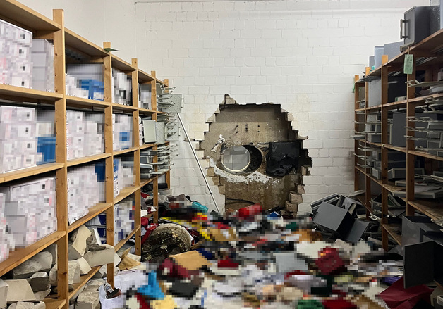 "지하금고실 벽 정확히 뚫었다"…영화처럼 500억 털린 獨은행