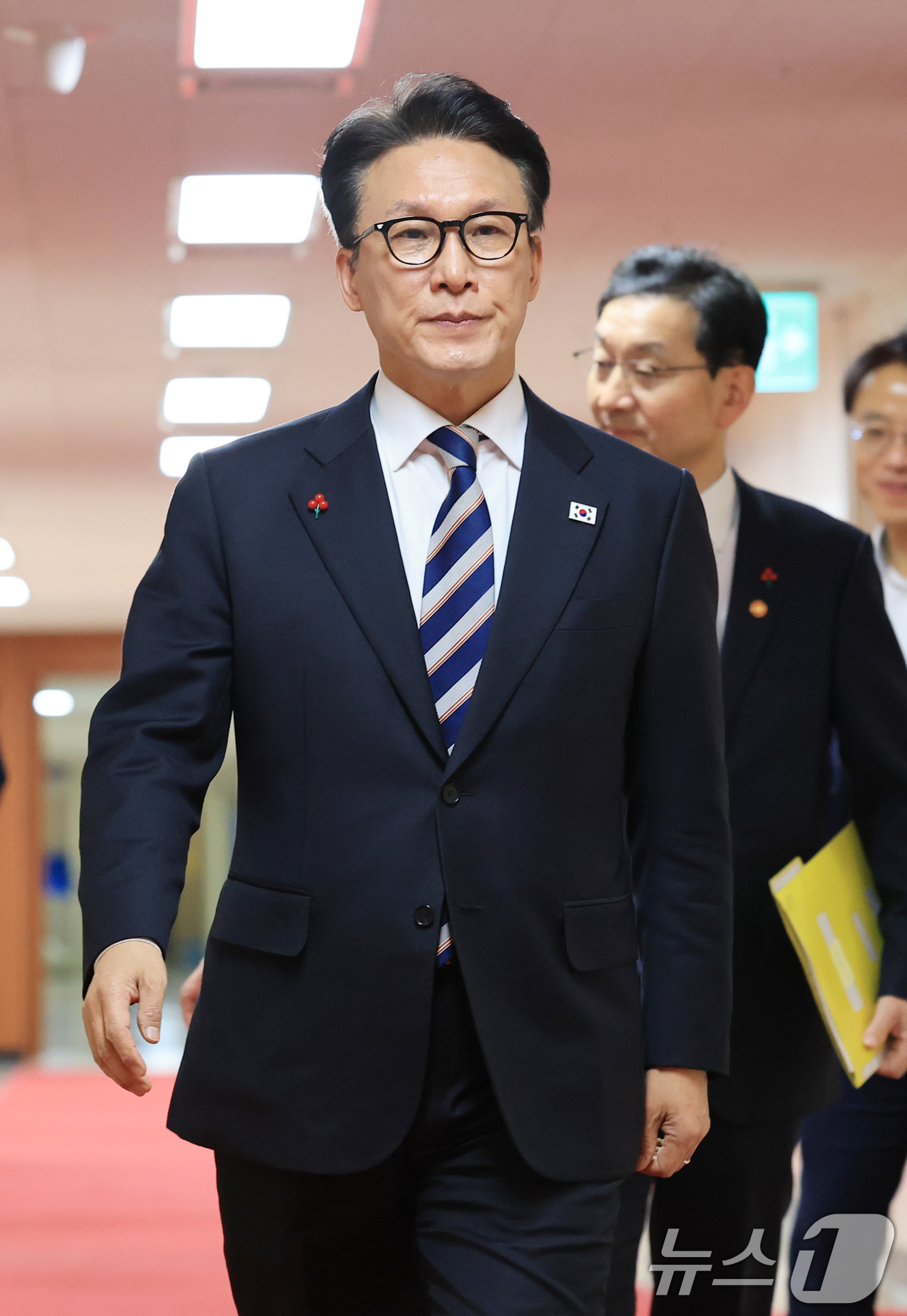 (서울=뉴스1) 임세영 기자 = 김민석 국무총리가 31일 서울 종로구 정부서울청사에서 열린 임시 국무회의에 참석하고 있다. 2025.12.31/뉴스1