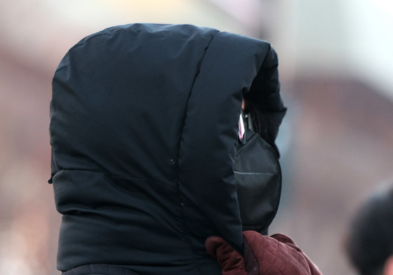 강추위에 꽁꽁 싸맨 출근길