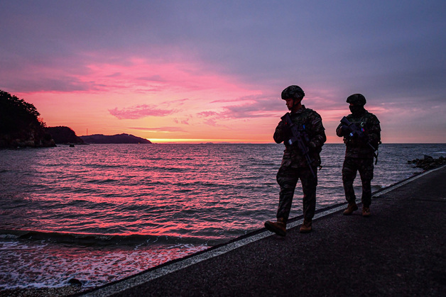 -16도 강추위 속 새해 첫 해 7시 26분·서울 47분…밤엔 남부·제주 눈(종합)
