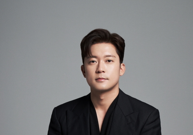 'MBC 출신' 김대호, KBS서 신년 카운트다운…강부자·최태성 등 패널 출격