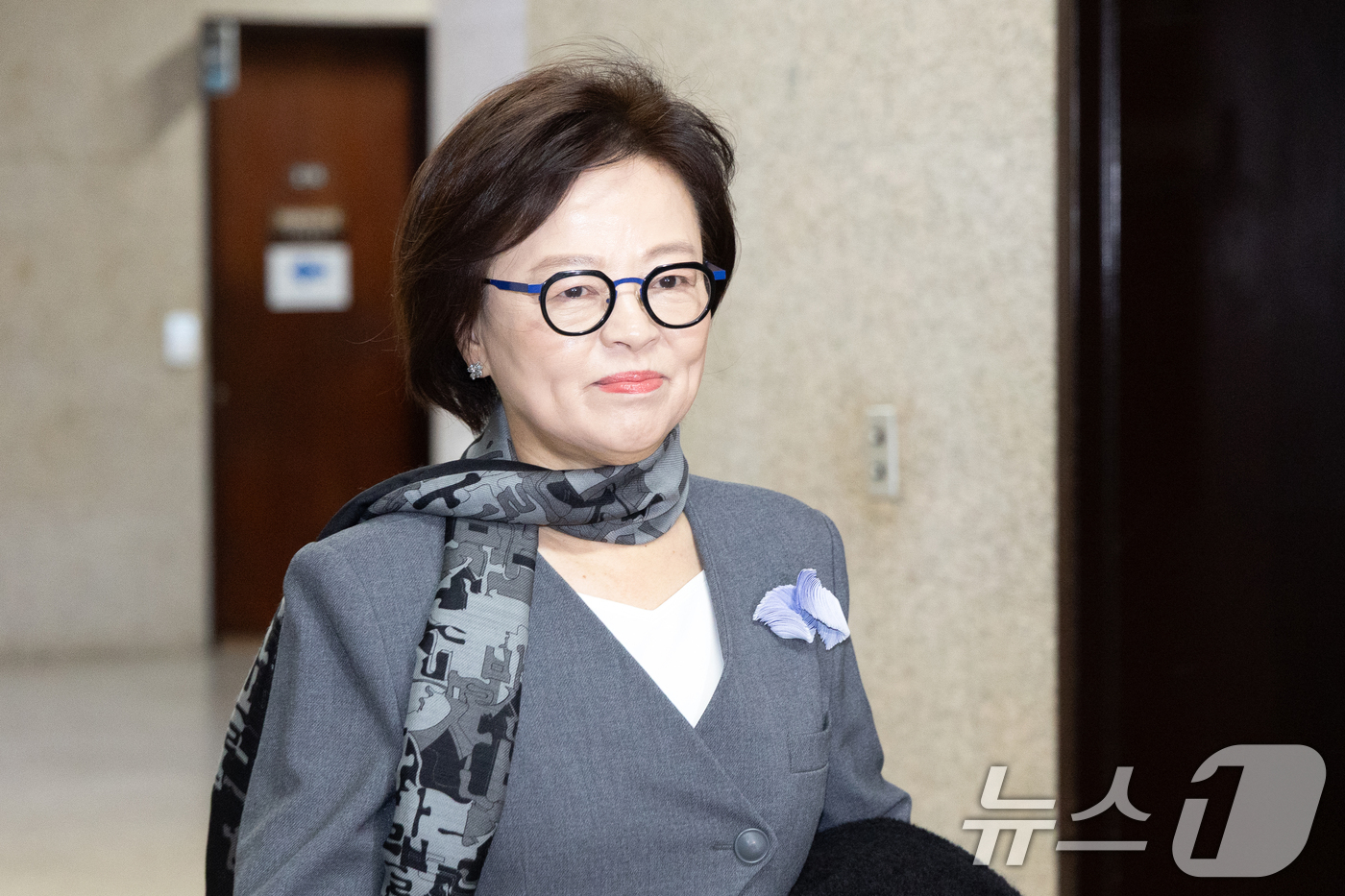 (서울=뉴스1) 이승배 기자 = 진선미 더불어민주당 원내대표 선거관리위원장이 31일 서울 여의도 국회에서 열린 선관위 비공개 회의에 참석하고 있다.  2025.12.31/뉴스1