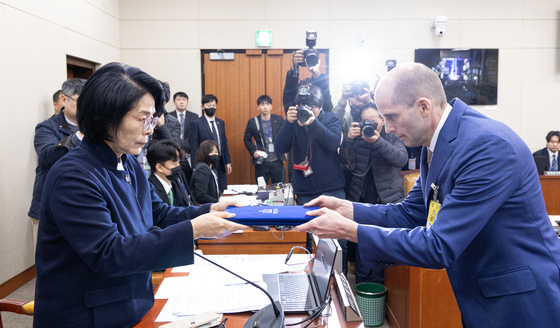 불출석에 위증 혐의까지…국회, 쿠팡 김범석·로저스 등 7명 고발