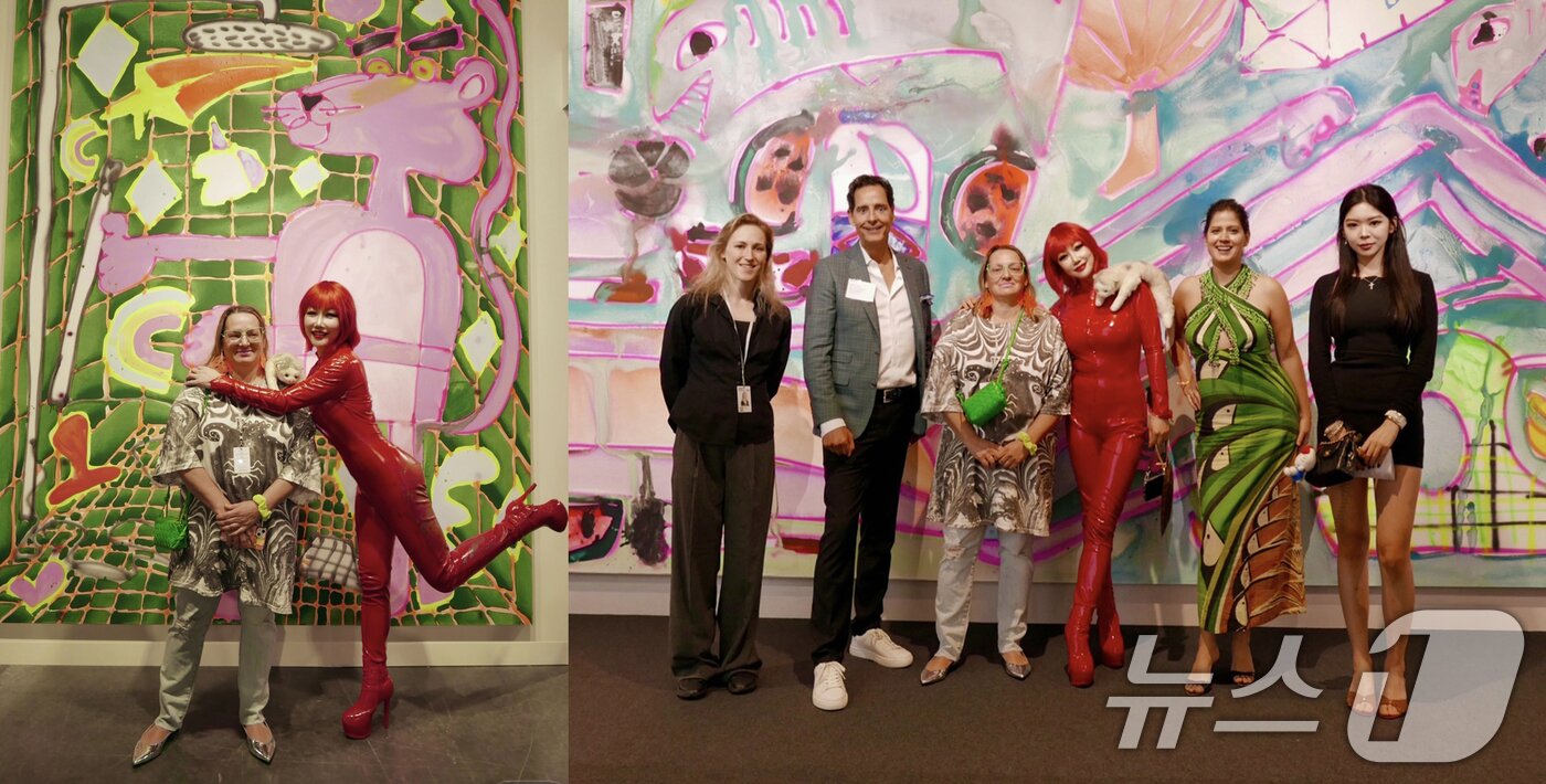 본문 이미지 - 한국의 팝아티스트 낸시랭이 아트바젤 마이애미에서 워킹 팝아트 게릴라 퍼포먼스를 마친 뒤 세계적인 작가 캐서린 번하드, UBS 글로벌 아트 부사장, 데이빗 즈위너 갤러리 디렉터와 함께 기념 촬영을 하고 있다. (SIA 갤러리 New York 제공. 재판매 및 DB 금지) ⓒ News1 