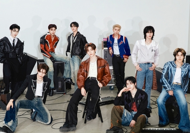 제로베이스원, 日 타워레코드 '2025 베스트셀러 K팝 톱10' 4개 앨범 차트인