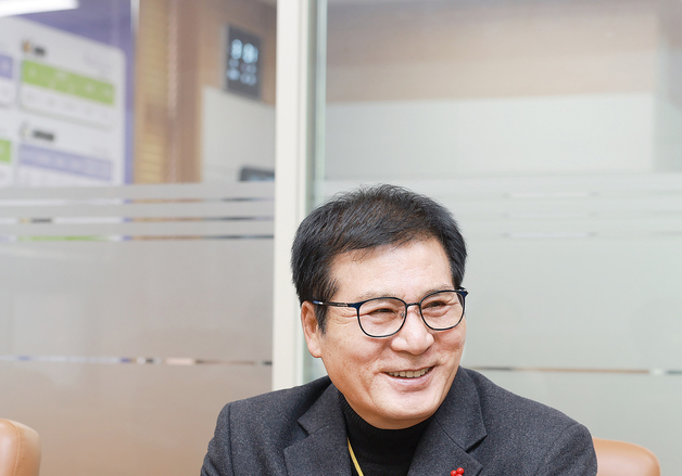 이상익 함평군수 '888만원 양복 수수 혐의' 2심도 무죄