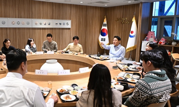 [동정] 오세훈, 공무원들과 간담회…"창의행정, 시민감동으로"