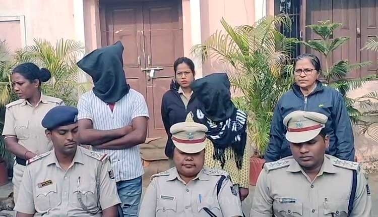 본문 이미지 - 체포된 람찬드리(왼쪽), 제마마니. (타임스오브인디아 갈무리)