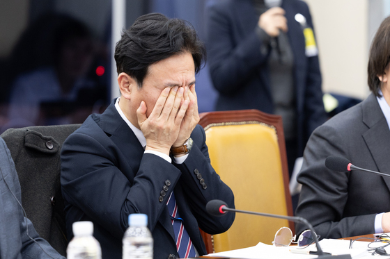 노동장관 "쿠팡 이직 공무원과 접촉 시 패가망신할 줄 알아라"