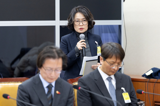 연석 청문회 답변하는 윤혜영 쿠팡 감사위원