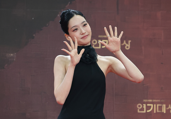 한지현, 블랙 여신