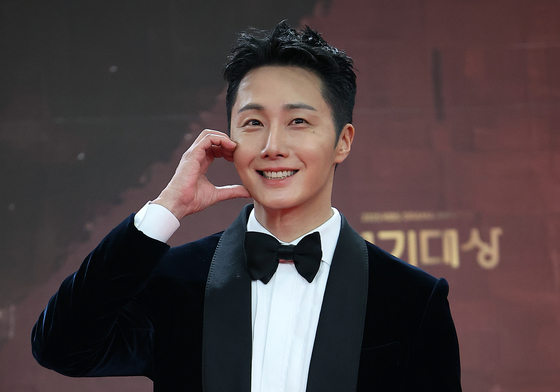 정일우, 갤럭시코퍼레이션과 전속계약…지드래곤·송강호와 한솥밥