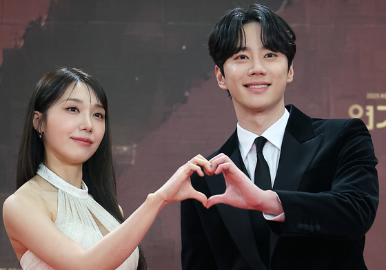 이준영·정은지, 인기상→커플상까지…"인기 유지하겠다" [KBS 연기대상]