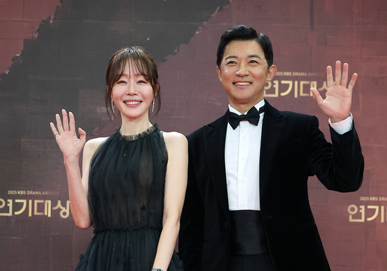 엄지원·안재욱, 독수리 5형제를 부탁해의 주역들