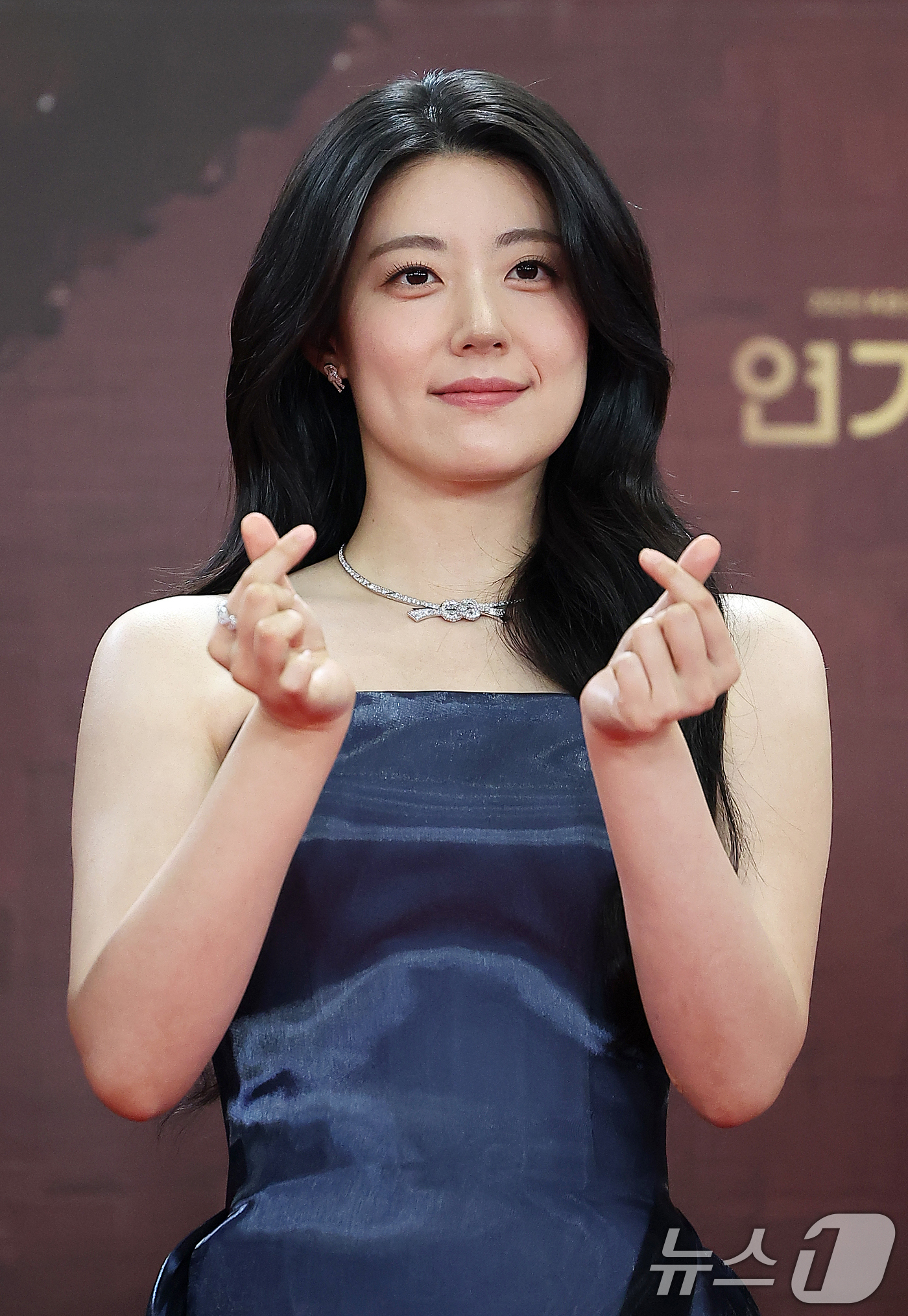 (서울=뉴스1) 김진환 기자 = 배우 남지현이 31일 오후 서울 영등포구 KBS 신관에서 진행된 ‘2025 KBS 연기대상’ 레드카펫 행사에서 포즈를 취하고 있다. 2025.12. …