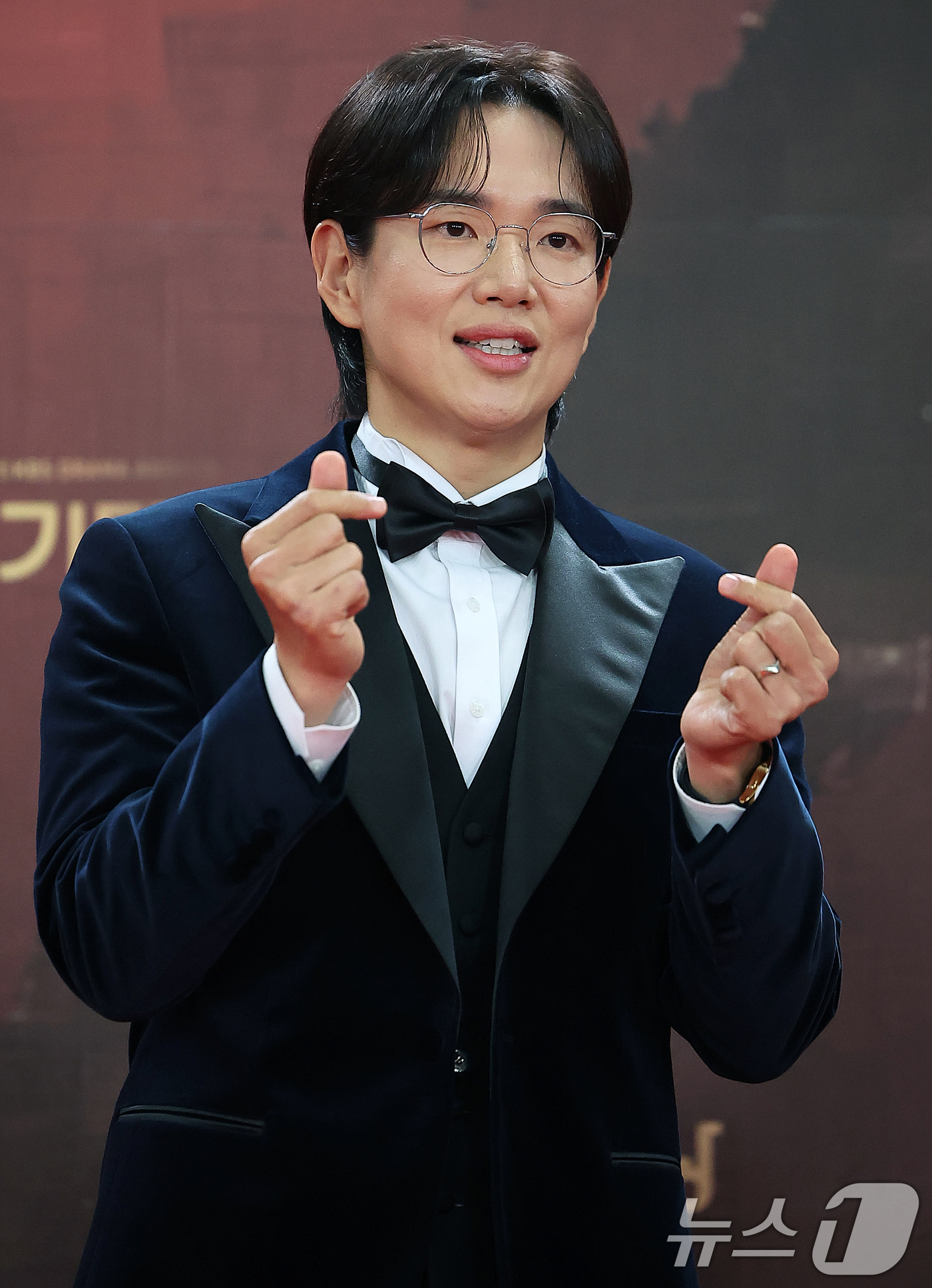 (서울=뉴스1) 김진환 기자 = 방송인 장성규가 31일 오후 서울 영등포구 KBS 신관에서 진행된 ‘2025 KBS 연기대상’ 레드카펫 행사에서 포즈를 취하고 있다. 2025.12 …