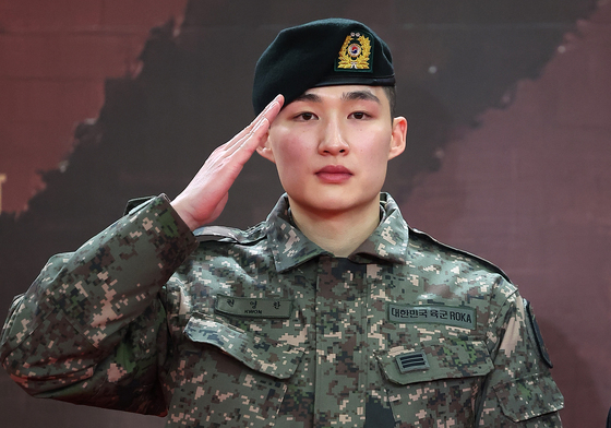 '상병' 권지우, 휴가 쓰고 연기대상 왔어요