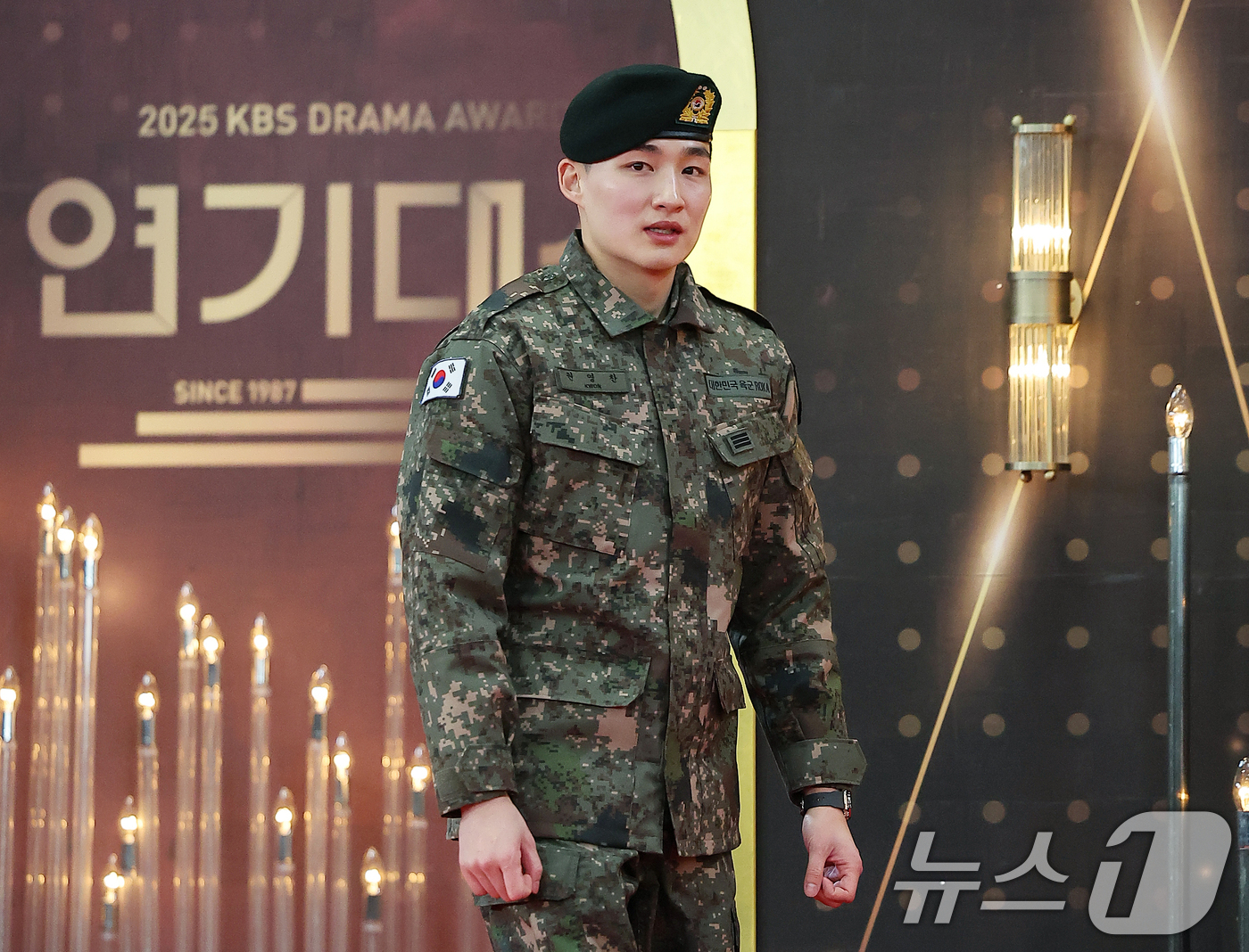 (서울=뉴스1) 김진환 기자 = 배우 권지우가 31일 오후 서울 영등포구 KBS 신관에서 진행된 ‘2025 KBS 연기대상’ 레드카펫 행사에 참석하고 있다. 2025.12.31/뉴 …