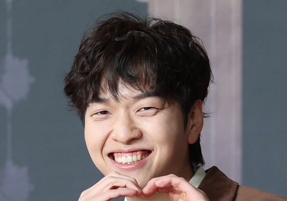 유재필, 2025년 마무리하는 행복 하트