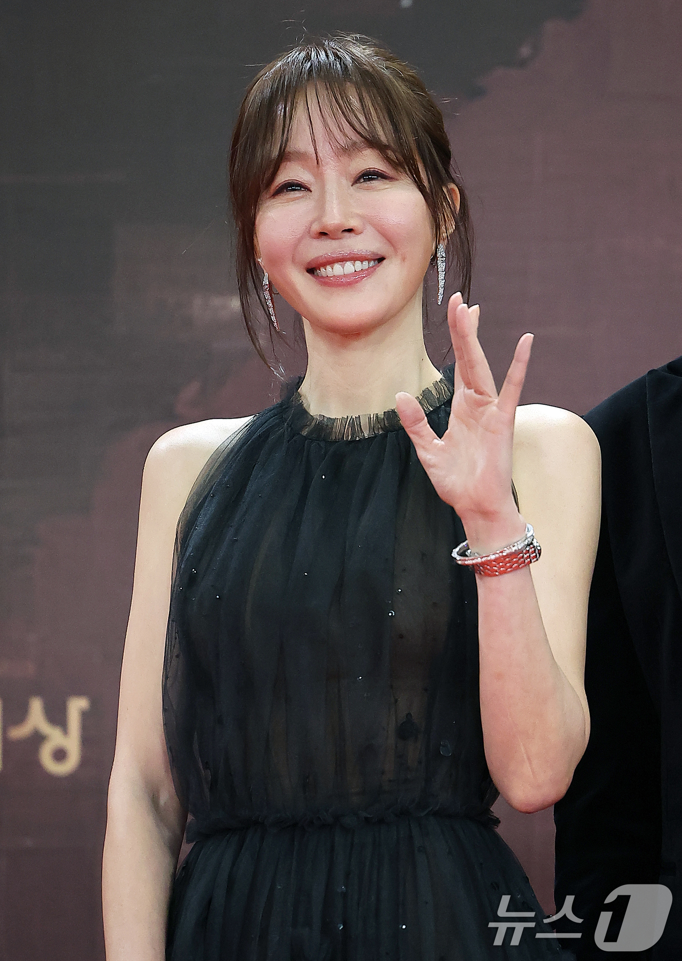 (서울=뉴스1) 김진환 기자 = 배우 엄지원이 31일 오후 서울 영등포구 KBS 신관에서 진행된 ‘2025 KBS 연기대상’ 레드카펫 행사에 참석해 포즈를 취하고 있다. 2025. …