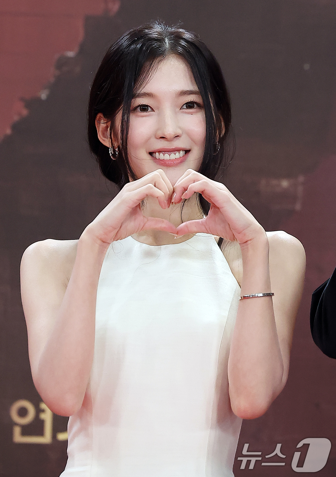 (서울=뉴스1) 김진환 기자 = 배우 아린이 31일 오후 서울 영등포구 KBS 신관에서 진행된 ‘2025 KBS 연기대상’ 레드카펫 행사에 참석해 포즈를 취하고 있다. 2025.1 …