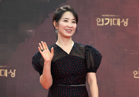 윤유선, 엄마처럼 포근한 미소