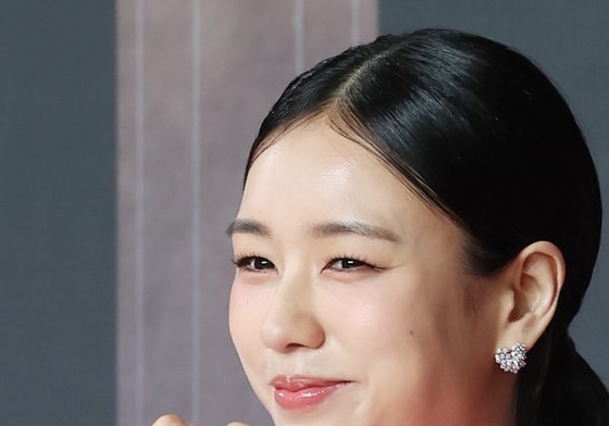 안은진, 설렘 가득 하트