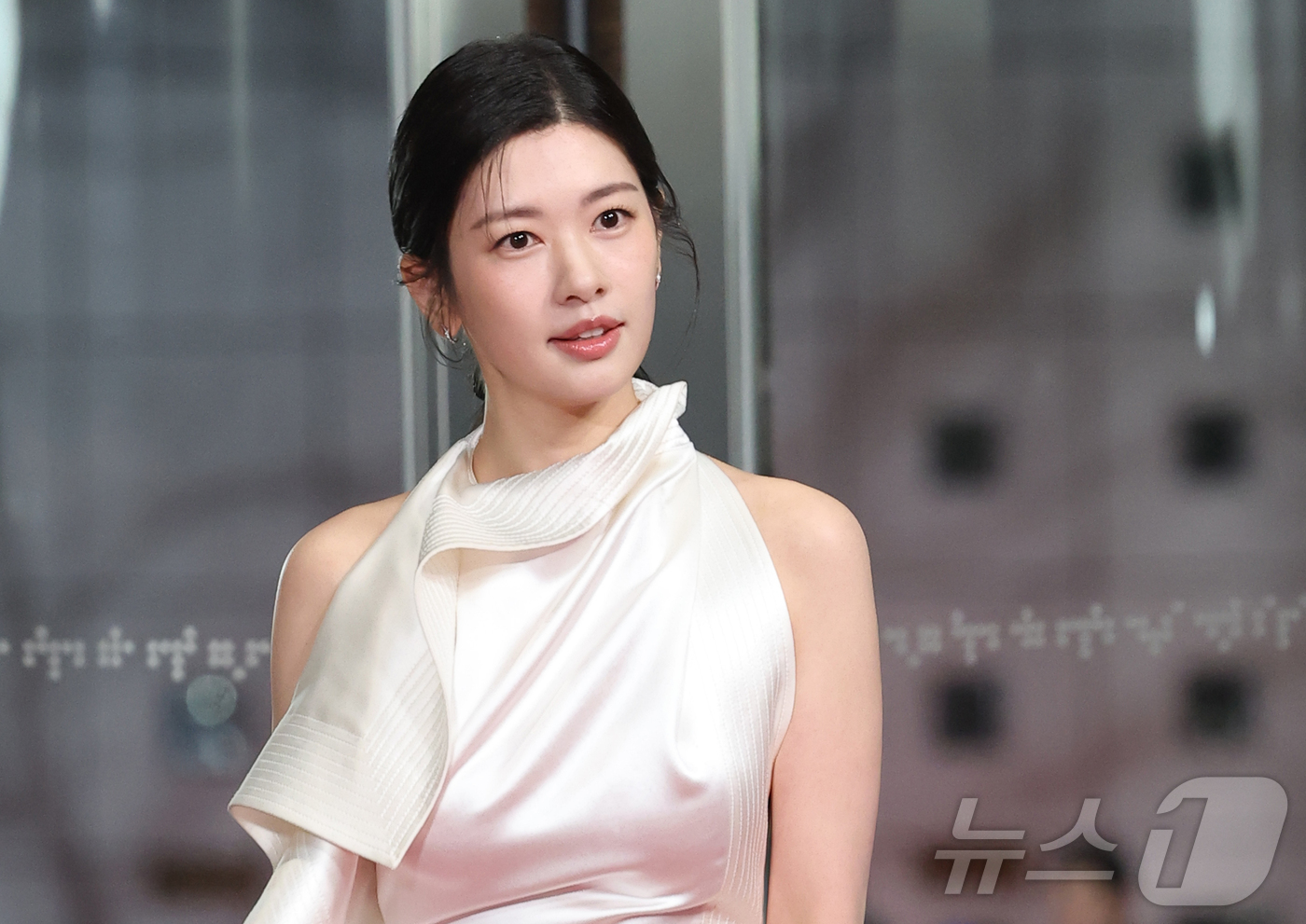 (서울=뉴스1) 권현진 기자 = 배우 정소민이 31일 서울 마포구 SBS프리즘타워에서 열린 ‘2025 SBS 연기대상’ 레드카펫 행사에 참석하고 있다. 2025.12.31/뉴스1