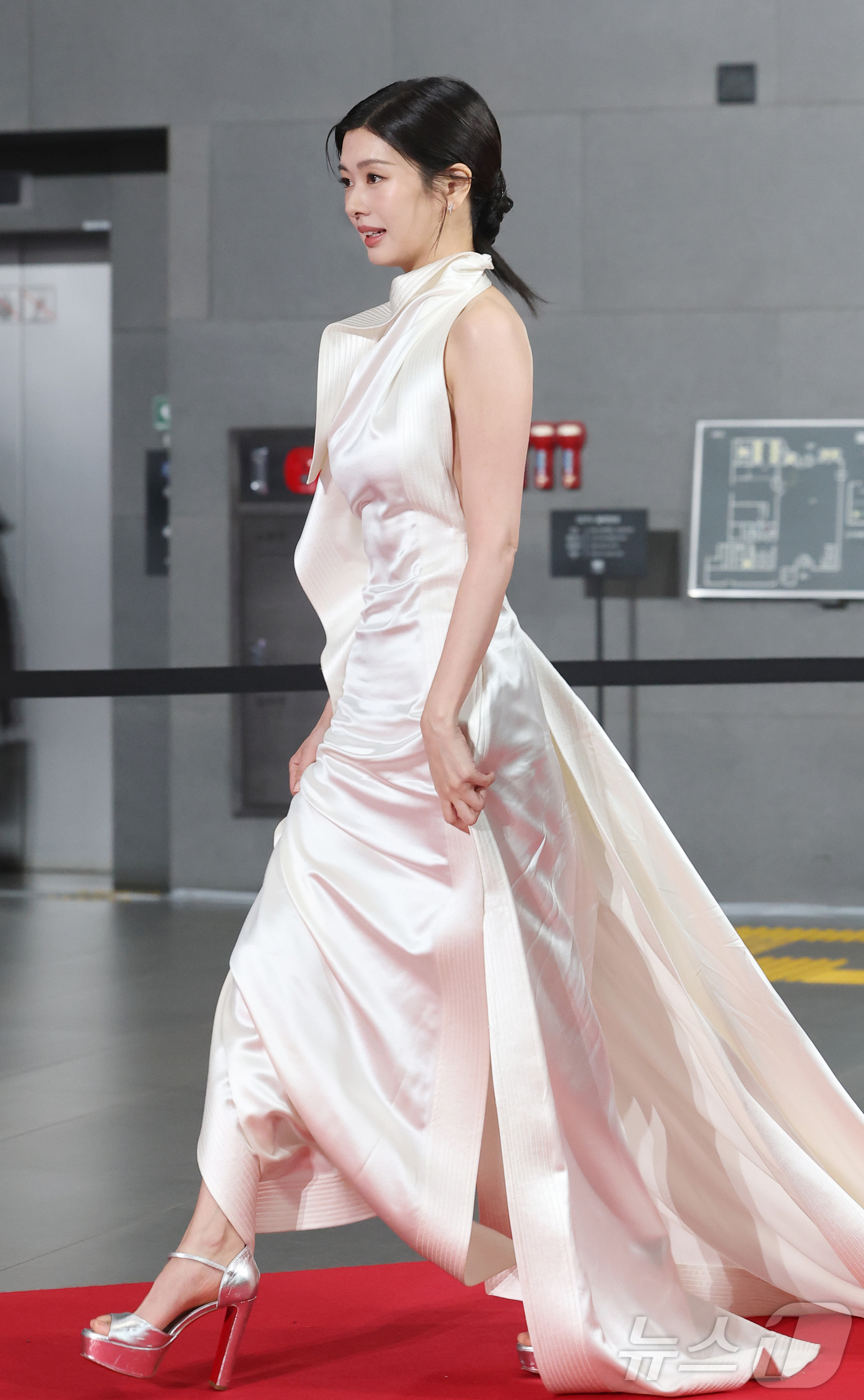 (서울=뉴스1) 권현진 기자 = 배우 정소민이 31일 서울 마포구 SBS프리즘타워에서 열린 ‘2025 SBS 연기대상’ 레드카펫 행사에 참석하고 있다. 2025.12.31/뉴스1